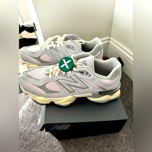 New Balance 9060